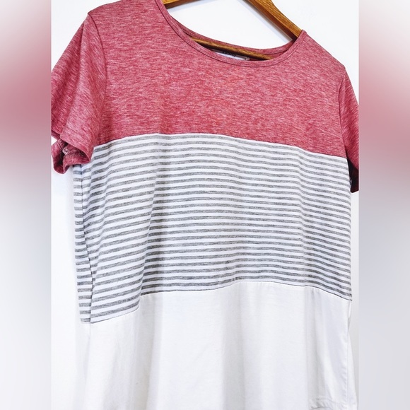 YunJey Colour Blocked Super Soft T-Shirt - Picture 5 of 9